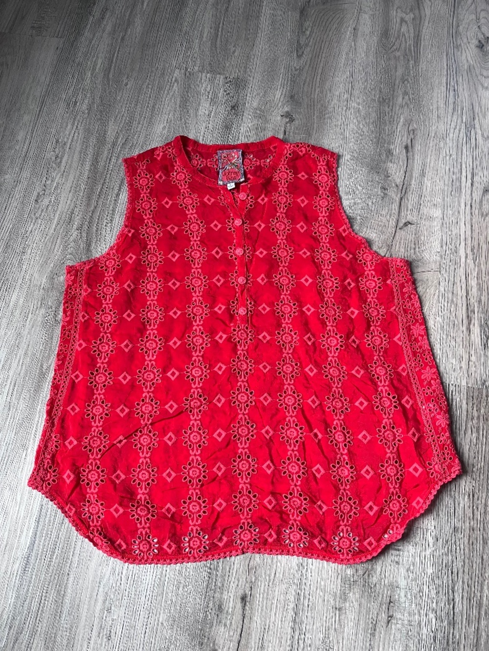 Johnny Was Red Sleeveless Eyelet Embroidered Button Up Top Tunic Tank Blouse L